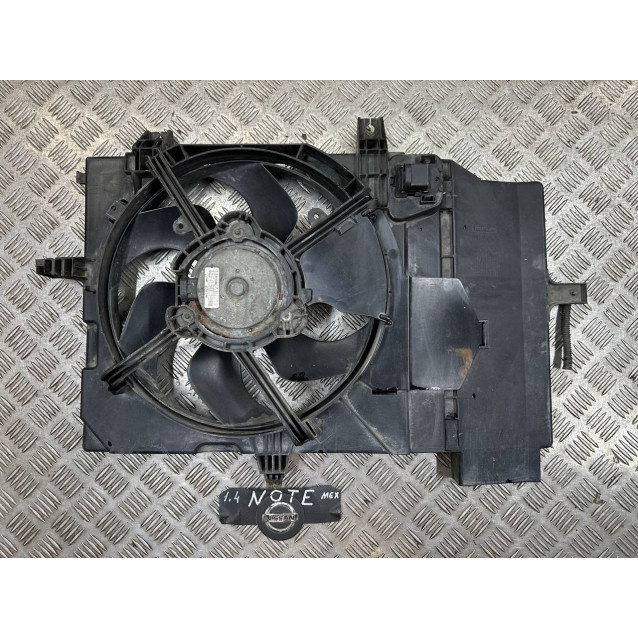 Диффузор с вентилятором радиатора Nissan Note E11(06-13) 21481AX800