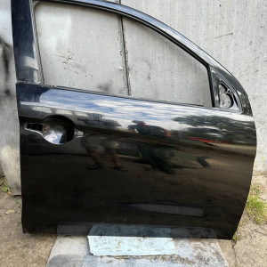 Дверь передняя правая Mitsubishi ASX  (2010-2017) 5700B226