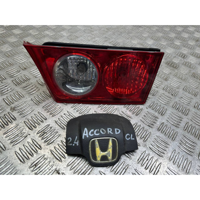 Фонарь правий внутренний Honda Accord CL (03-08) 34151SEA003