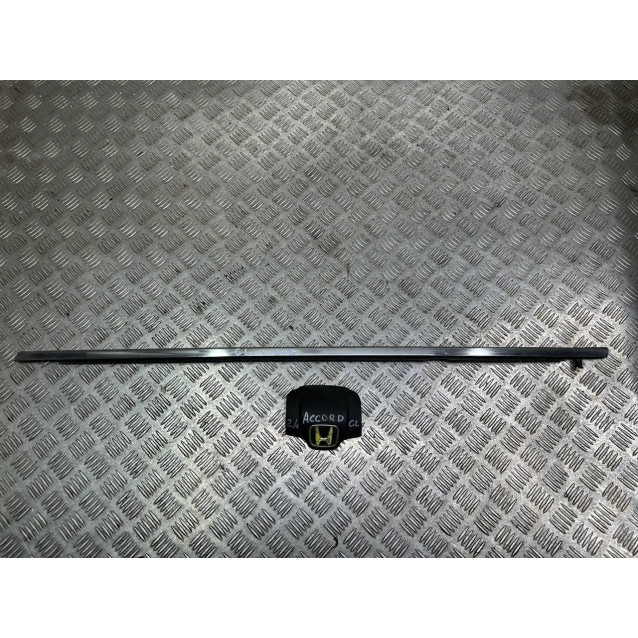 Молдинг стекла двери задней левой Honda Accord CL (03-08) 72875SEA003
