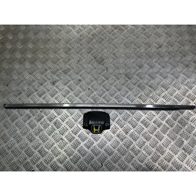 Молдинг стекла двери передней левой Honda Accord CL (03-08) 72375SEA003 72375SEA013