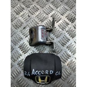 Петля двери  передней левой низ Honda Accord CL (2003-2008) 67460SDCA01ZZ