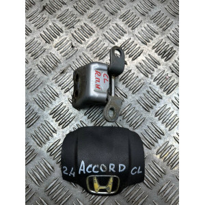 Петля двери  передней правой низ Honda Accord CL (2003-2008) 67420SDAA01ZZ