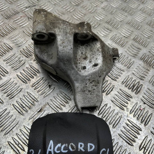 Кронштейн подушки двигателя Honda Accord CL (2003-2008) 50610SDAA01