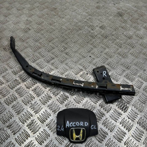 Кронштейн (направляющая) правый под фару Honda Accord CL (2003-2008) 71140SEA000