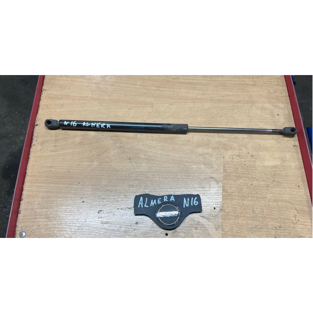 Амортизатор крышки багажника Nissan Almera N16 (2000-2006) 90450BM400