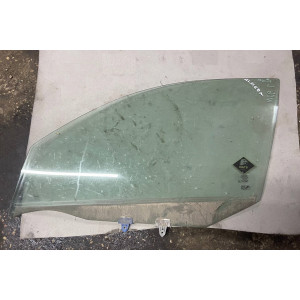 Стекло двери  передн левое Nissan Almera N16 (2000-2006) 80301BM701 *царапины