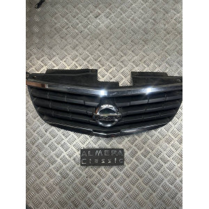 Рещітка радіатора Nissan Almera Classic B10 (2006-2012) 6230095F0A *дефект двух креплений