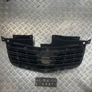Рещітка радіатора Nissan Almera Classic B10 (2006-2012) 6230095F0A *дефект двух креплений