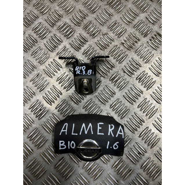 Петля двери задней правой верх Nissan Almera Classic B10 (2006-2012) 8240095F0G