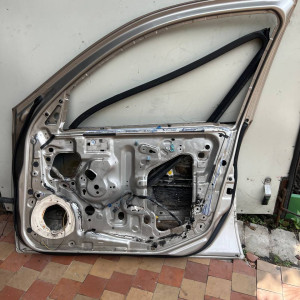 Дверь передняя правая Nissan Almera Classic B10 (2006-2012) 8010095F0C 8010095F0D 8010095F0B