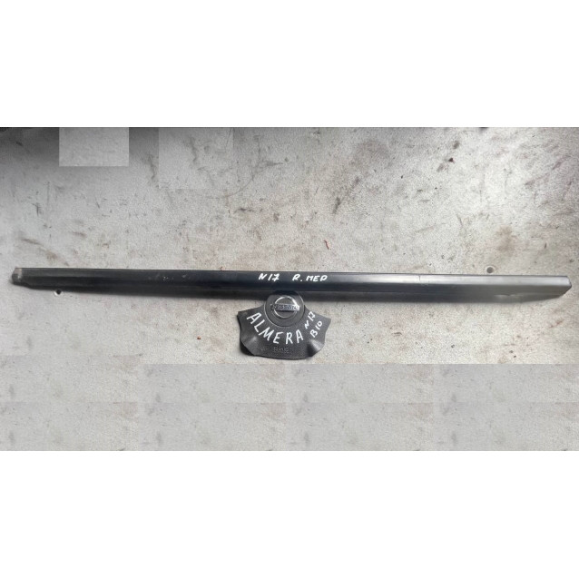 Молдинг стекла двери  Nissan Almera Classic (B10) N17 (2006-2012) 8083495F0A правый передний