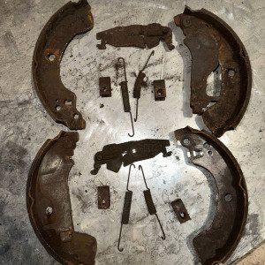 Колодки ручника тормозные Nissan Almera N16 (2000-2006) 1,5 МКПП