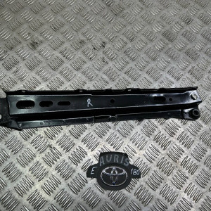 Кронштейн усилителя лонжерона Toyota Auris (2012-2020) 5110702010 правый