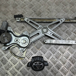 Стеклоподъемник передний правый Toyota Auris (2012-2020) 6981002450 *в сборе
