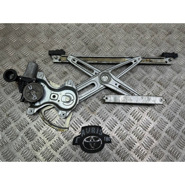 Стеклоподъемник передний правый Toyota Auris (2012-2020) 6981002450 *в сборе