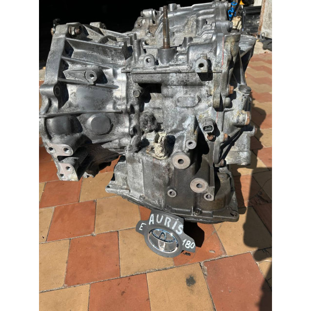 Коробка передач Toyota Auris (2012-2020) АКПП 3040020020