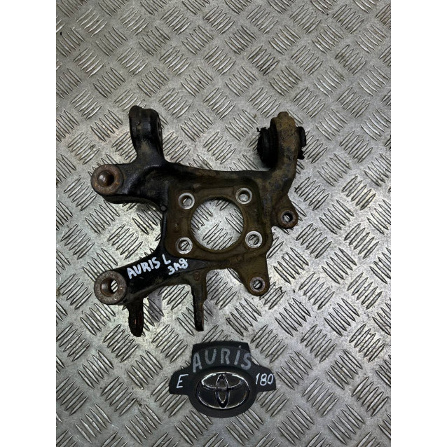 Цапфа задняя левая Toyota Auris (2012-2020) 1.6 АКПП 4230502140
