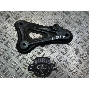Кронштейн передней балки правый Toyota Auris (2012-2020) 5225702060