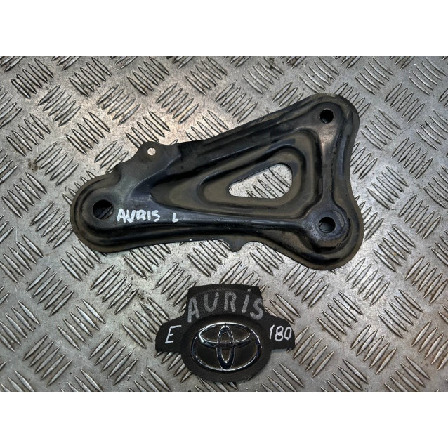 Кронштейн передней балки левый Toyota Auris (2012-2020) 5225802060