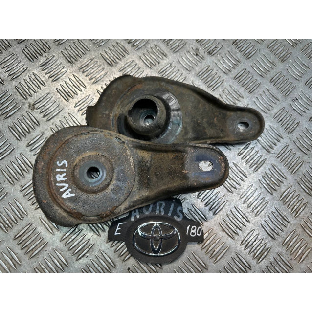 Кронштейн балки задней Toyota Auris (2012-2020) 5220302010