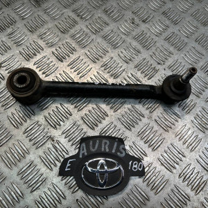 Рычаг задний поперечный нижний Toyota Auris (2012-2020) 4871072010