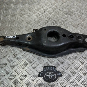 Рычаг задний поперечный правый Toyota Auris (2012-2020) 4873005070