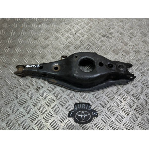 Рычаг задний поперечный правый Toyota Auris (2012-2020) 4873005070