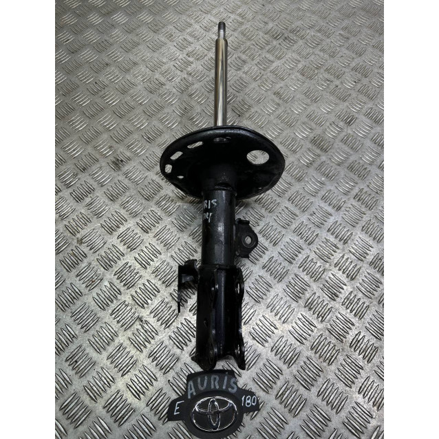 Амортизатор передний правый Toyota Auris (2012-2020) 485108Z065