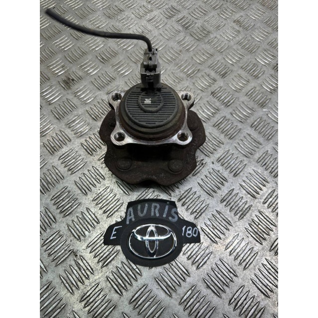 Ступица задняя Toyota Auris (2012-2020) 4245005081