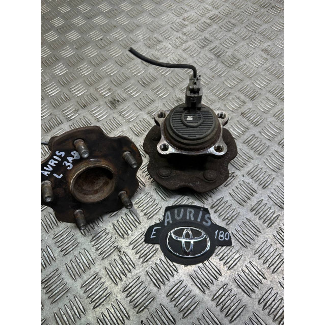 Ступица задняя Toyota Auris (2012-2020) 4245005081
