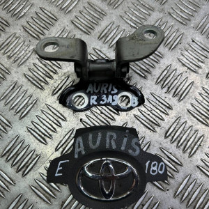 Петля двери задней правой верх Toyota Auris (2012-2020) 6875005020