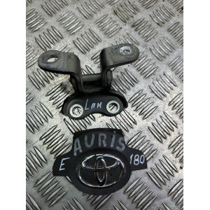 Петля двери передней левой низ Toyota Auris (2012-2020) 6874012120