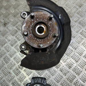 Кулак поворотный левый (цапфа) Toyota Auris (2012-2020) 4321205090 *с ступицей