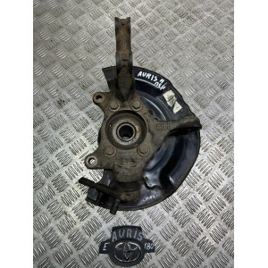 Кулак поворотный правый (цапфа) Toyota Auris (2012-2020) 4321105090 *с ступицей