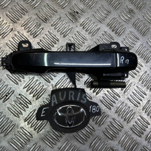 Ручка дверей передняя правая Toyota Auris (2012-2020) 6920102180