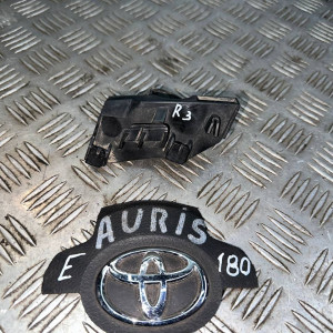 Кронштейн заднего бампера правый Toyota Auris (2012-2020) 5256202190
