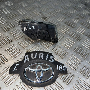 Кронштейн заднего бампера левый Toyota Auris (2012-2020) 5256302190