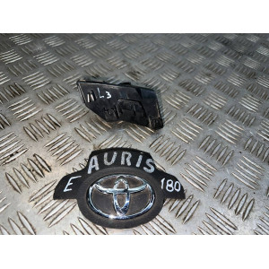Кронштейн заднего бампера левый Toyota Auris (2012-2020) 5256302190