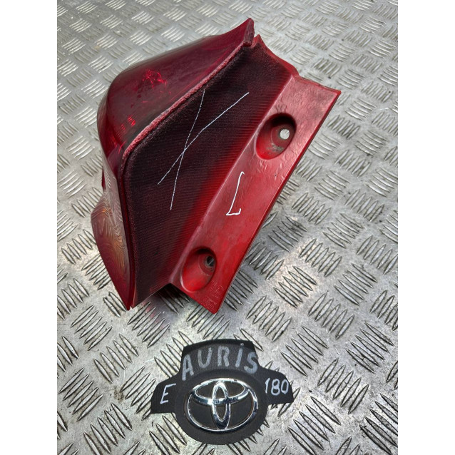 Фонарь левый хэтчбек Toyota Auris (2012-2020) 8156102740 *дефект