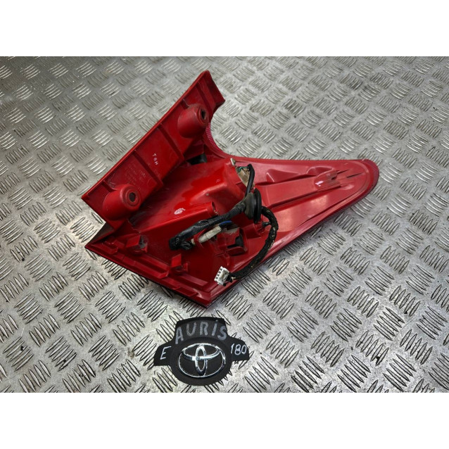 Фонарь левый хэтчбек Toyota Auris (2012-2020) 8156102740 *дефект