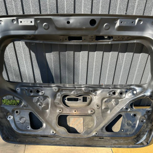 Крышка багажника Toyota Auris (12-20) 6700502240
