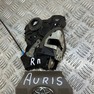 Замок двери передний правый Toyota Auris (2012-2020) 6903005130