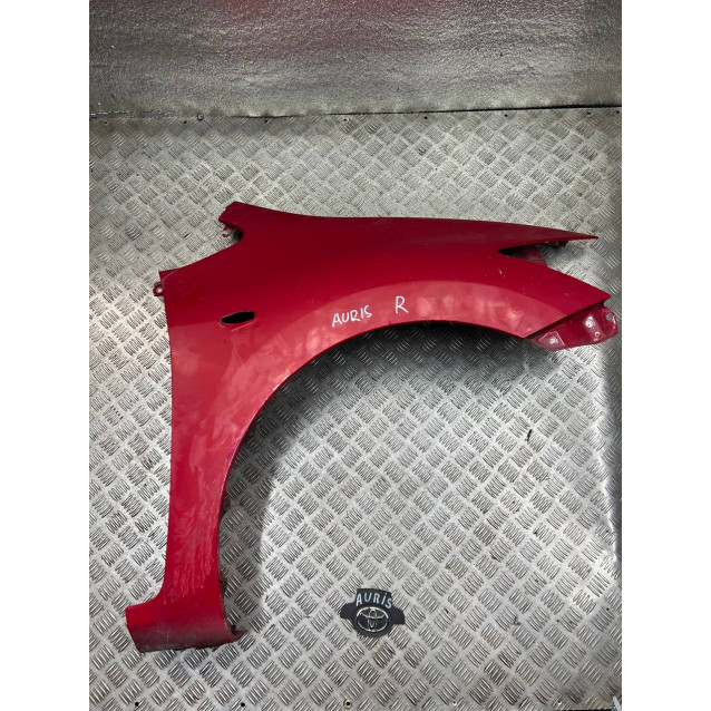 Крыло переднее правое Toyota Auris (2006-2012) 5380102100 *дефект на фото