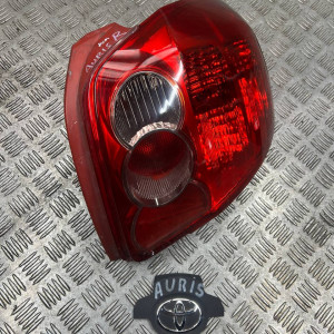 Фонарь правый Toyota Auris (2006-2012) 8155102390 8155102370