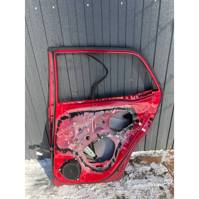 Дверь задняя правая Toyota Auris (06-12) 6700302250