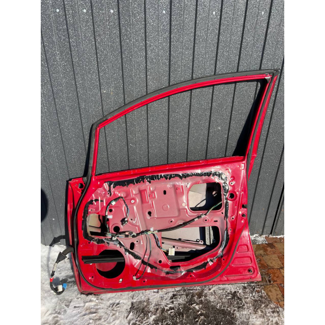 Дверь передняя правая Toyota Auris (06-12) 6700102260