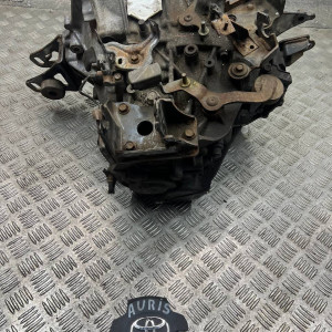 Коробка передач Toyota Auris / Corolla (2006-2012) 1.3 МКПП 3030002160 3030012C60