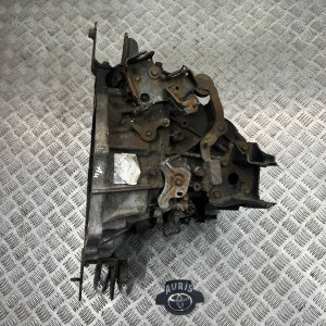 Коробка передач Toyota Auris (2006-2012) 1.3 МКПП 3030002160 3030012C60