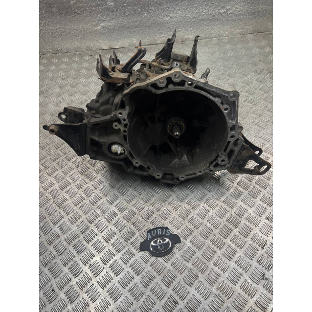 Коробка передач Toyota Auris (2006-2012) 1.3 МКПП 3030002160 3030012C60